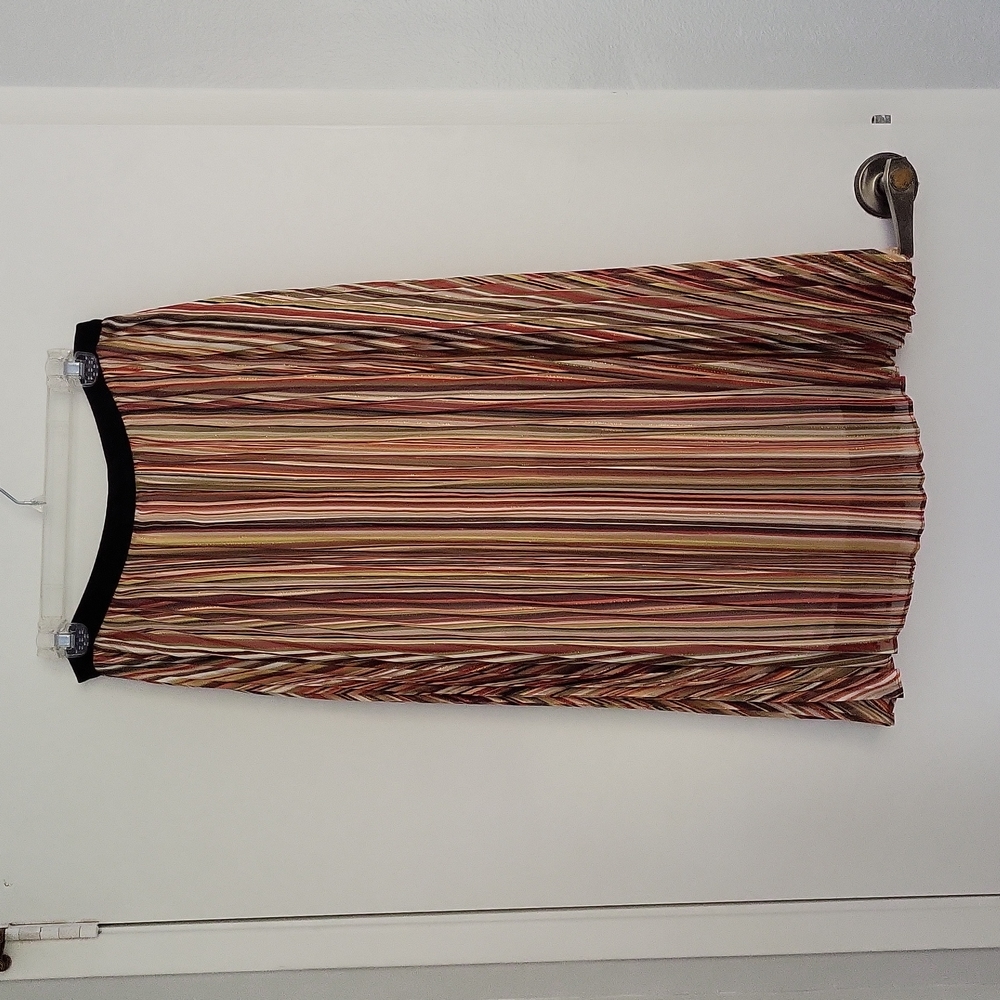Tahari stripe pleated shimmery skirt